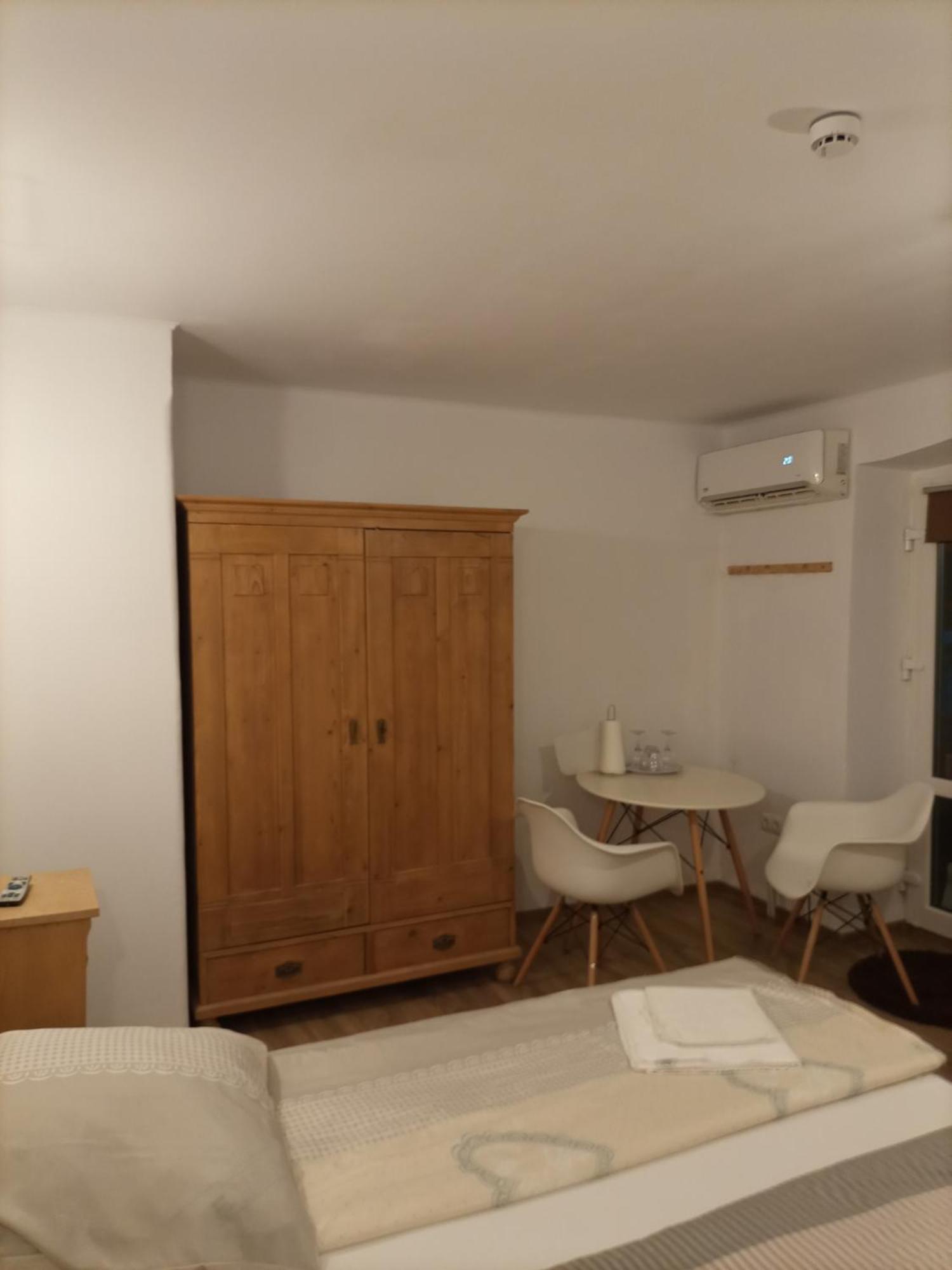 Gloria Apartments Σιγκισοάρα Δωμάτιο φωτογραφία